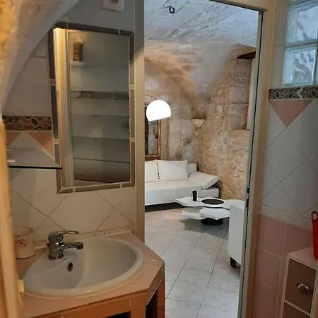 Apartment Cosy Et Climatise Au Coeur D'uzes Uzes